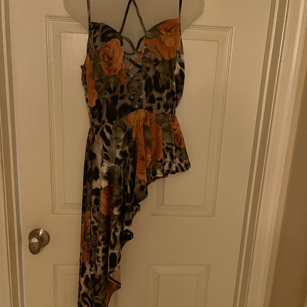 Venus Top M sheer flowy material animal look